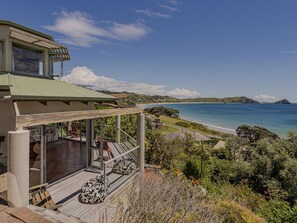 Property grounds - Chuck’s Retreat - Opito Bay Holiday Home (Whitianga)