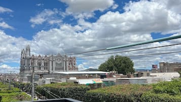 Habitación de lujo doble, 1 cama de matrimonio grande, vistas a la ciudad | Vistas desde la habitación