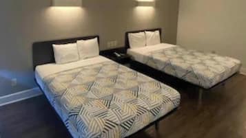 Työpöytä, pimennysverhot, silitysrauta/-lauta, ilmainen Wi-Fi