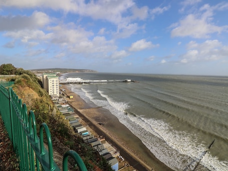 ๊ทผ์ฒ ํด๋ณ