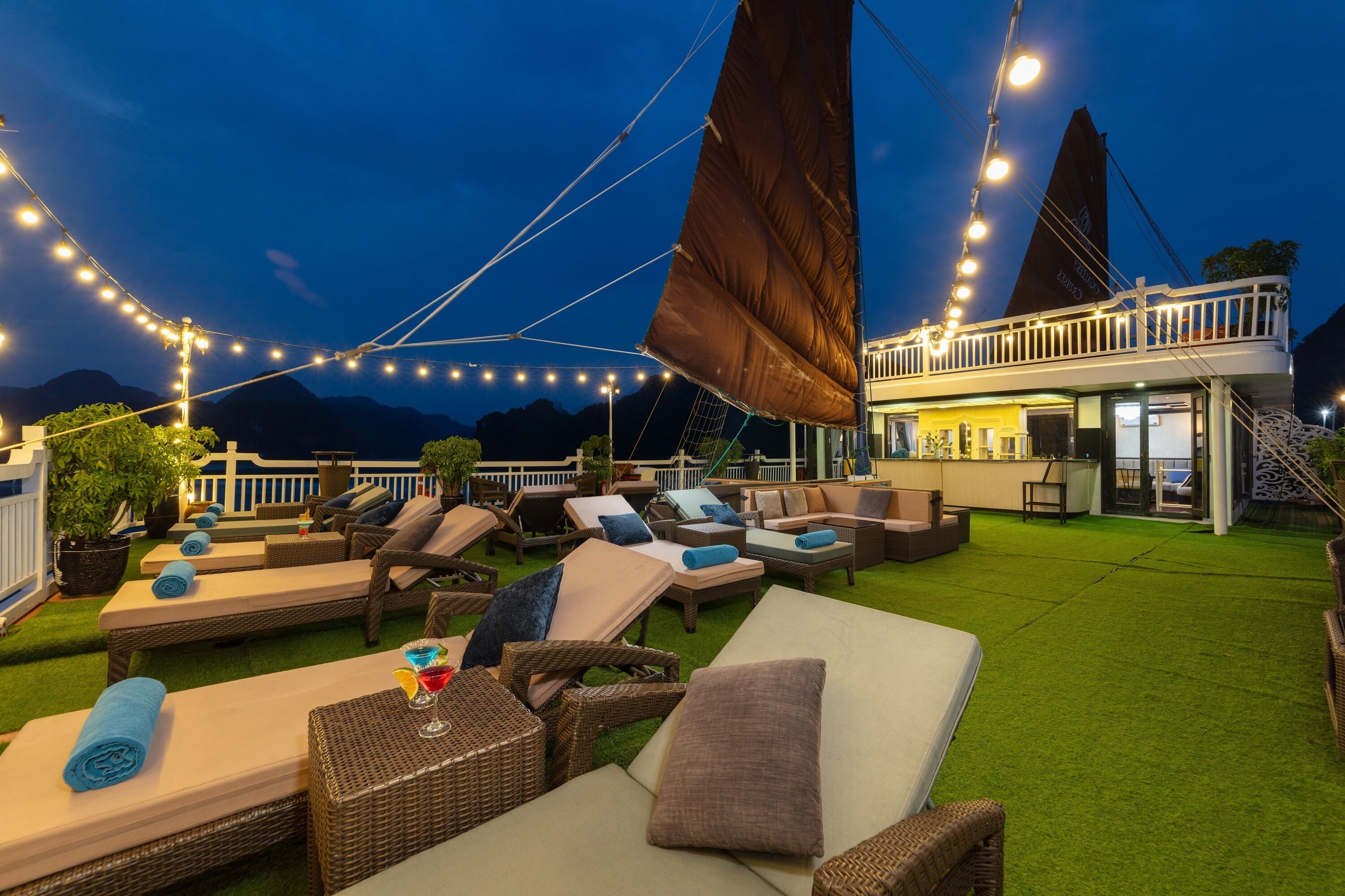 Bar lounge