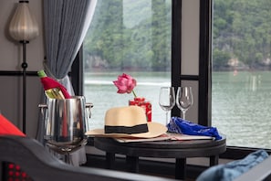 Couples’ dining - Lotus D'Orient Cruise (Ha Long)