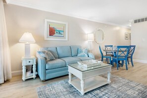 Smart TV, books - Beautiful Water Views from this Condo (Captiva)