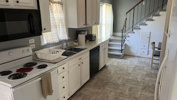 Réfrigérateur, micro-ondes, four, lave-vaisselle