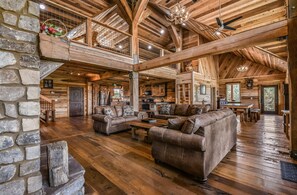 Fernseher, Kamin, Videospiele