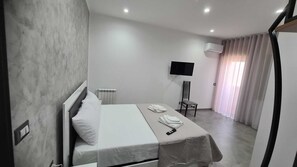 Senior Double or Twin Room - CASA VENEZIANO (Messina)