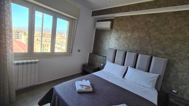 Gallery kamer, 1 twee- of 2 eenpersoonsbedden | Geluiddichte muren, gratis wifi
