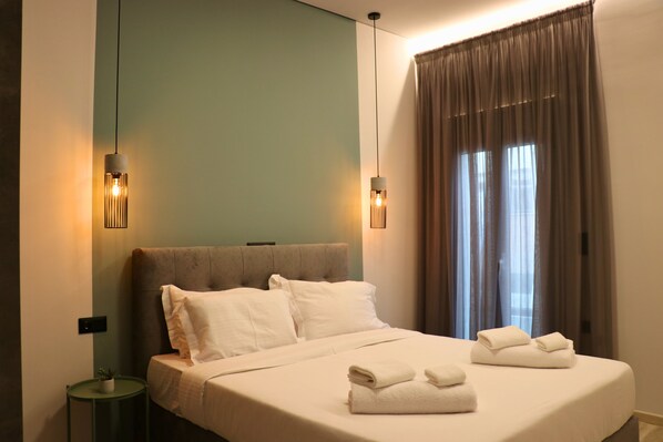 3 bedrooms, bed sheets