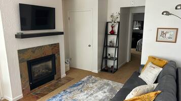 TV connectée, cheminée