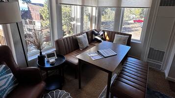 TV connectée, cheminée