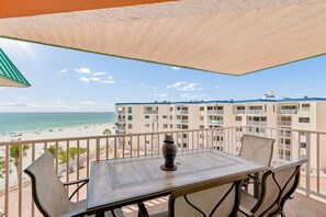Outdoor dining - Beach Cottages Ocean & Pool View Condo (Indian Shores)