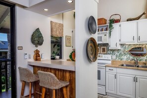 House, Multiple Beds (Kona Makai 5-305) | Private kitchen | Paper towels - Kona Makai 5-305 (Kailua-Kona)