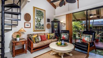 House, Multiple Beds (Kona Makai 5-305) | Living area