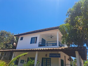 Fachada da propriedade