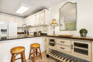 Condo, 1 King Bed (Kona Alii 208) | Private kitchen | Oven, toaster, paper towels - Kona Alii 208 (Kailua-Kona)