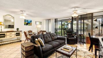 Condo, 1 King Bed (Kona Alii 208) | Living area