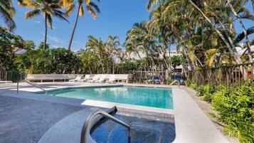 Condo, 1 King Bed with Sofa bed (Kailua Bay Resort 4-206 Corner Oceanv) | Pool