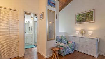 Condo, Multiple Beds (Kailua Bay Resort 4-303) | Interior