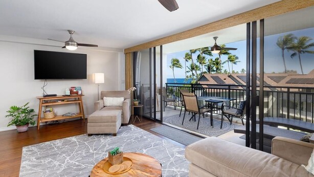 Condo, 1 Katil Raja (King) dengan Katil Sofa (Kona Alii 410) | Ruang tamu
