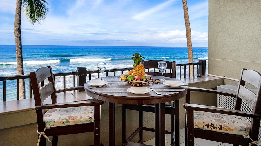 Banyan Tree 301: Oceanfront 2/2 Remodeled With AC