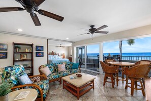 Apartment, Mehrere Betten (Banyan Tree 301: Oceanfront 2/2 Remod) | Innenbereich