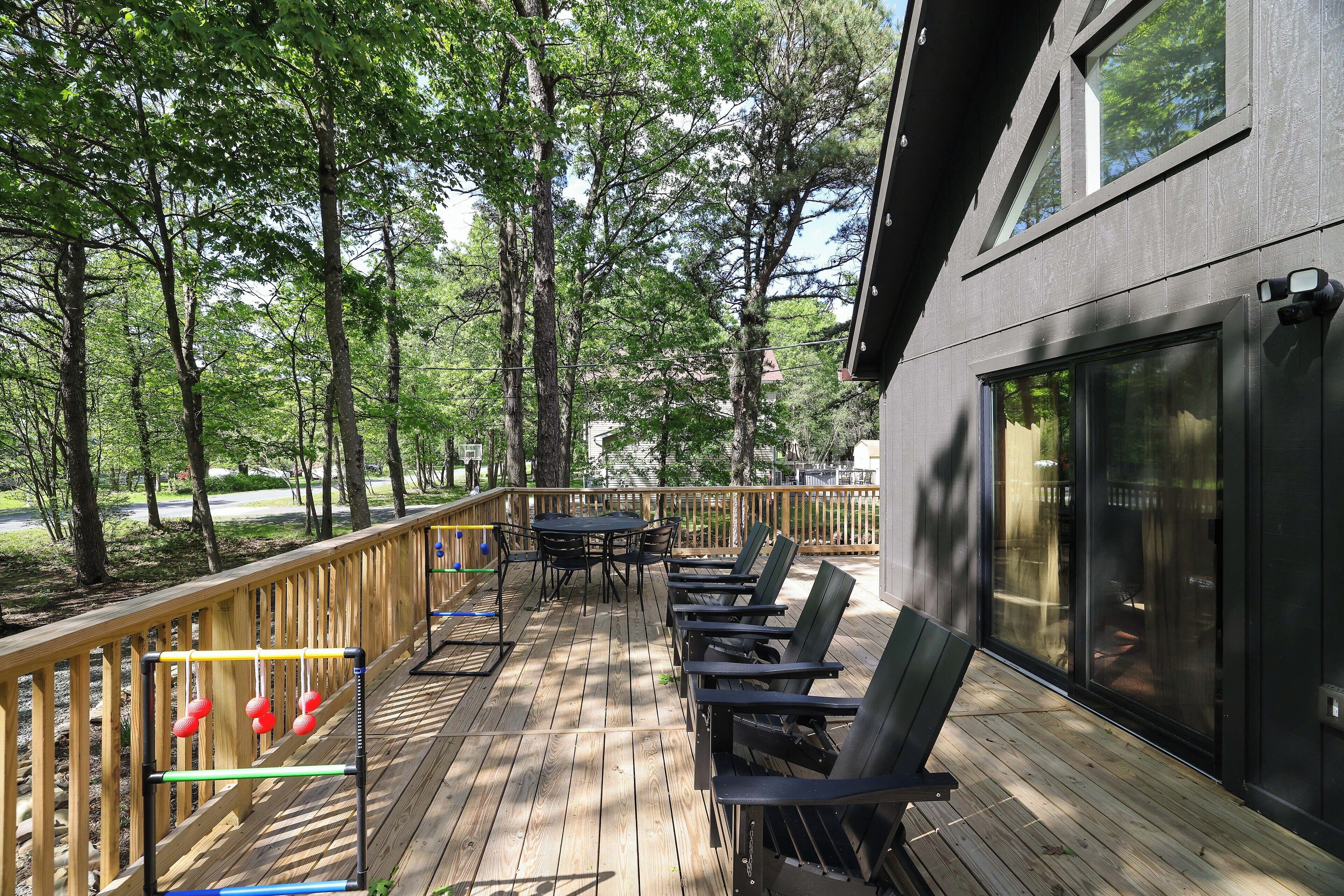 Clean Fresh Bright and Beautiful Chalet for Year Round Fun!