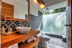 Douche, serviettes fournies