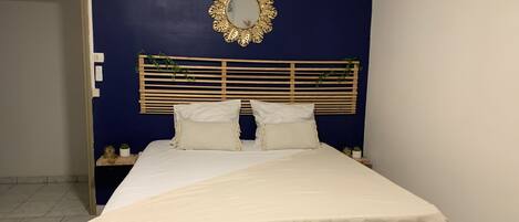 2 bedrooms, iron/ironing board, WiFi, bed sheets