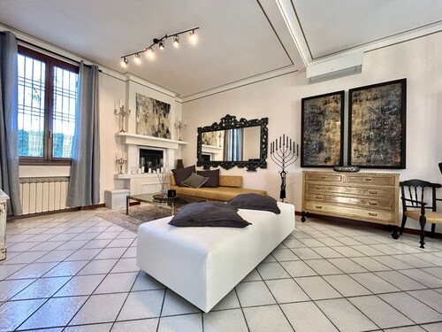 Beautiful villa surrounded by greenery just minutes from the main road.