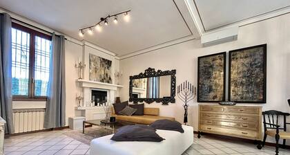 Beautiful villa surrounded by greenery just minutes from the main road.