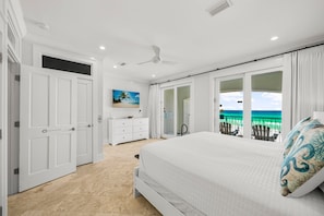 5 habitaciones, tabla de planchar con plancha y cuna de viaje