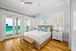 5 bedrooms, iron/ironing board, travel cot, free WiFi - *Bella Vista on the Beach*Fully Remodeled*Hot Tub*Beach Gear*Shared Pool*9 Beds* (Miramar Beach)