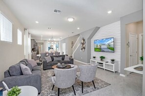 TV, table football, computer monitors - 5BD Windsor Island Near Disney (WI 1211) (Davenport)