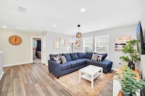 TV - 5BD Windsor Island near Disney (WI 3448) (Davenport)