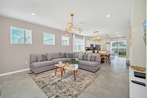 TV - 5BD Windsor Island near Disney (WI 3448) (Davenport)