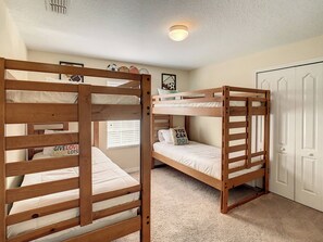 5 bedrooms, travel cot, WiFi, bed sheets