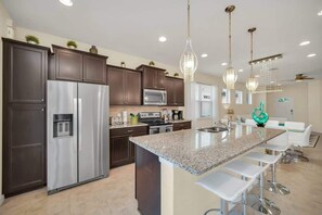 Microwave, dishwasher, high chair - 5BD Windsor Westside Near Parks (WW 8957) (Kissimmee)