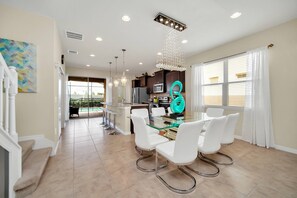 Microwave, dishwasher, high chair - 5BD Windsor Westside Near Parks (WW 8957) (Kissimmee)