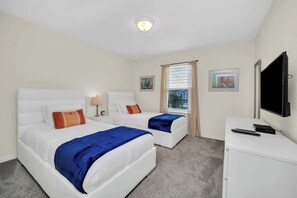 7 slaapkamers, een strijkplank/strijkijzer, reisbedje, wifi