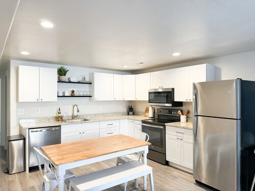 Hygge Basement Apartment 