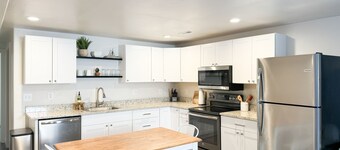 Hygge Basement Apartment 