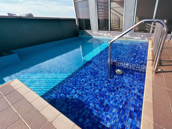 10 kolam renang terbuka