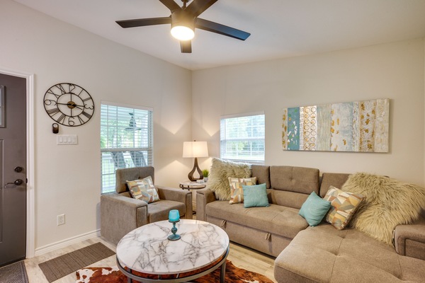 Montgomery Vacation Rental | 1BR | 1BA | 650 Sq Ft | Steps Required to Enter