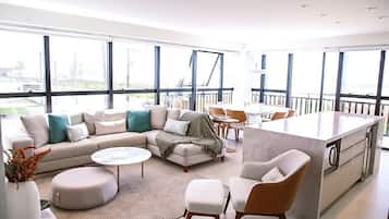 Deluxe Apartment, Pool Access, Beach View | Living area