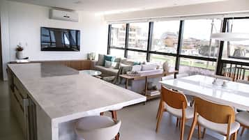 Deluxe Apartment, Pool Access, Beach View | Living area