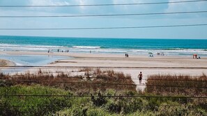 ดีลักซ์อพาร์ทเมนท์, ใช้สระว่ายน้ำได้, วิวชายหาด | ชายหาด | หาดส่วนตัว, ทรายสีขาว