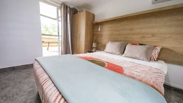 1 habitación, tabla de planchar con plancha, wifi gratis y ropa de cama