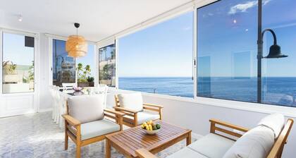 Home2Book Stunning Beachfront House With Sea Views