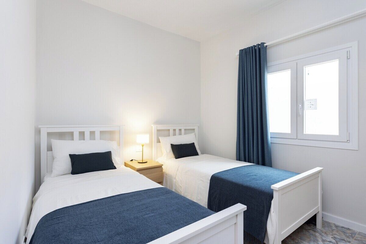 2 chambres, fer et planche à repasser, Wi-Fi, draps fournis