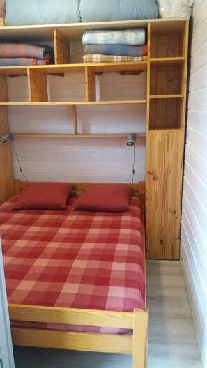 1 Schlafzimmer, Bügeleisen/Bügelbrett